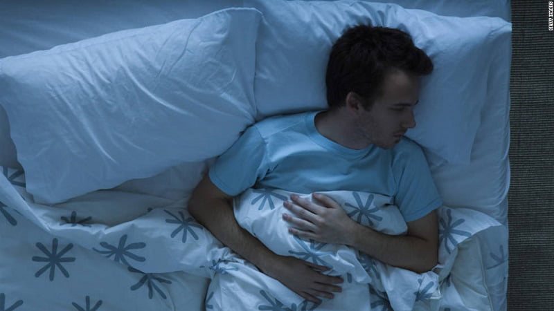 জেনে নিন কোন কোন খাবার খেলে ঘুম হবে গভীর