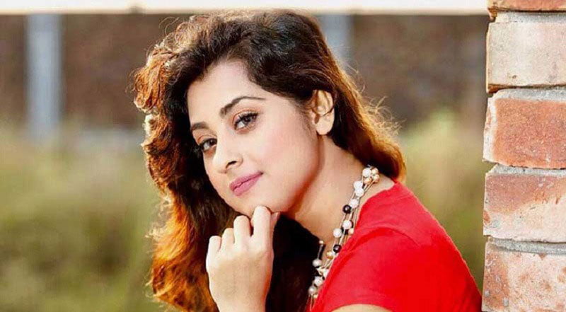 শাকিব খানের ছবি থেকে বাদ পড়ে যা বললেন বুবলী