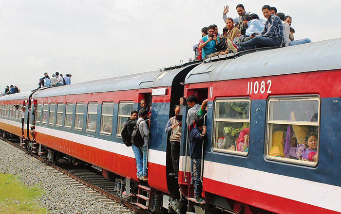 Indian Railways: বিনা টিকিটে কী যাত্রা করা যাবে ট্রেনে ? কী বলছে ভারতীয় রেল জেনে নিন! - West Bengal News 24