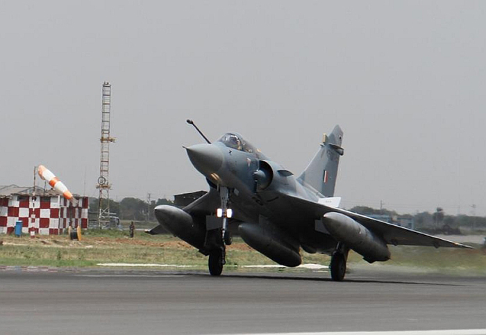 Mirage Aircraft: যুদ্ধবিমানের চাকা চুরি, চোর খুঁজছে বিমানবাহিনী! - West Bengal News 24