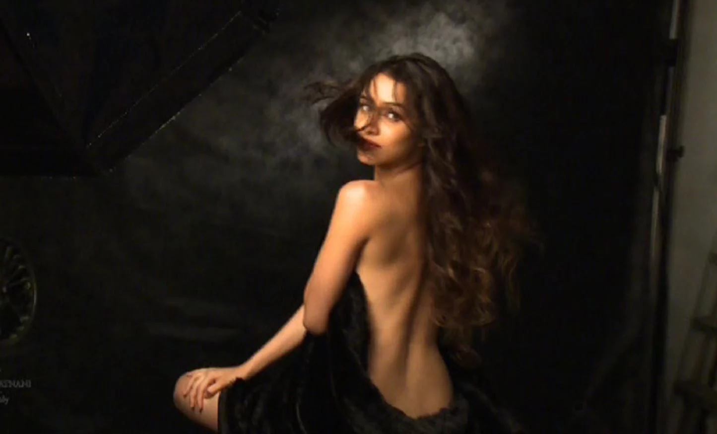 Bollywood Actress Topless Photoshoot : ক্যামেরার সামণে সত্যিই নগ্ন হয়েছেন যে ১০ অভিনেত্রী - West Bengal News 24