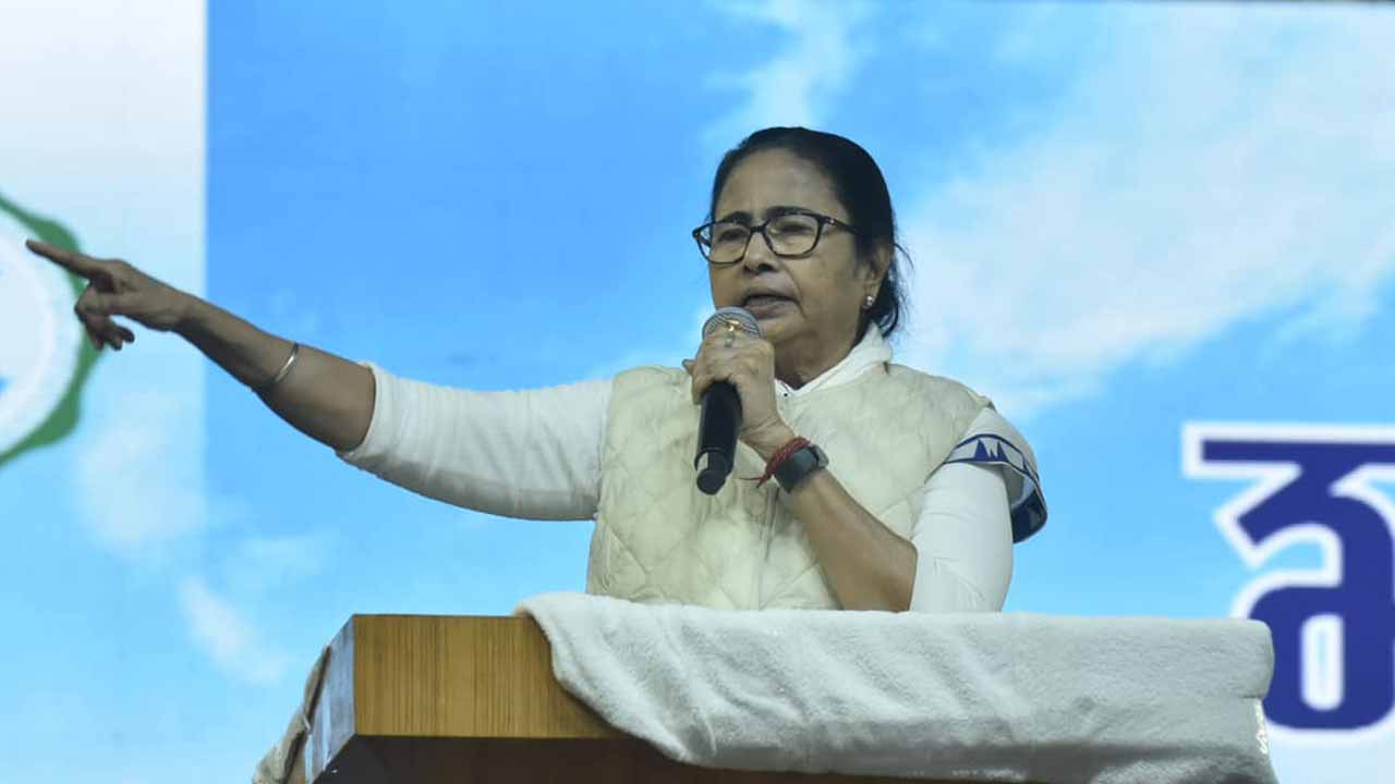 Mamata Banerjee : জোটের আসন রফায় কংগ্রেসকে কটাক্ষ অভিষেকের, বাংলায় একলা চলো নীতি মমতার? - West Bengal News 24