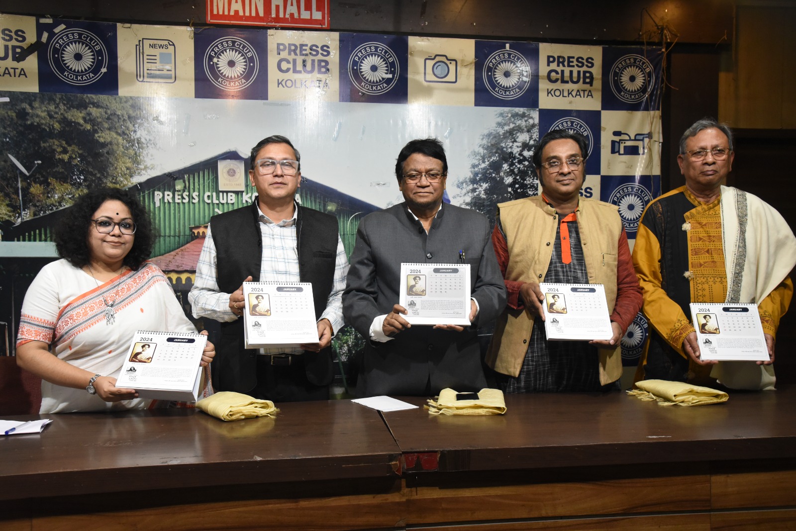 কলকাতা প্রেস ক্লাবে ছায়ানট (কলকাতা) – এর শতকণ্ঠে ‘কারার ঐ লৌহ-কপাট’ এবং ‘দুর্গম গিরি, কান্তার-মরু’ – এর সাংবাদিক সম্মেলন - West Bengal News 24