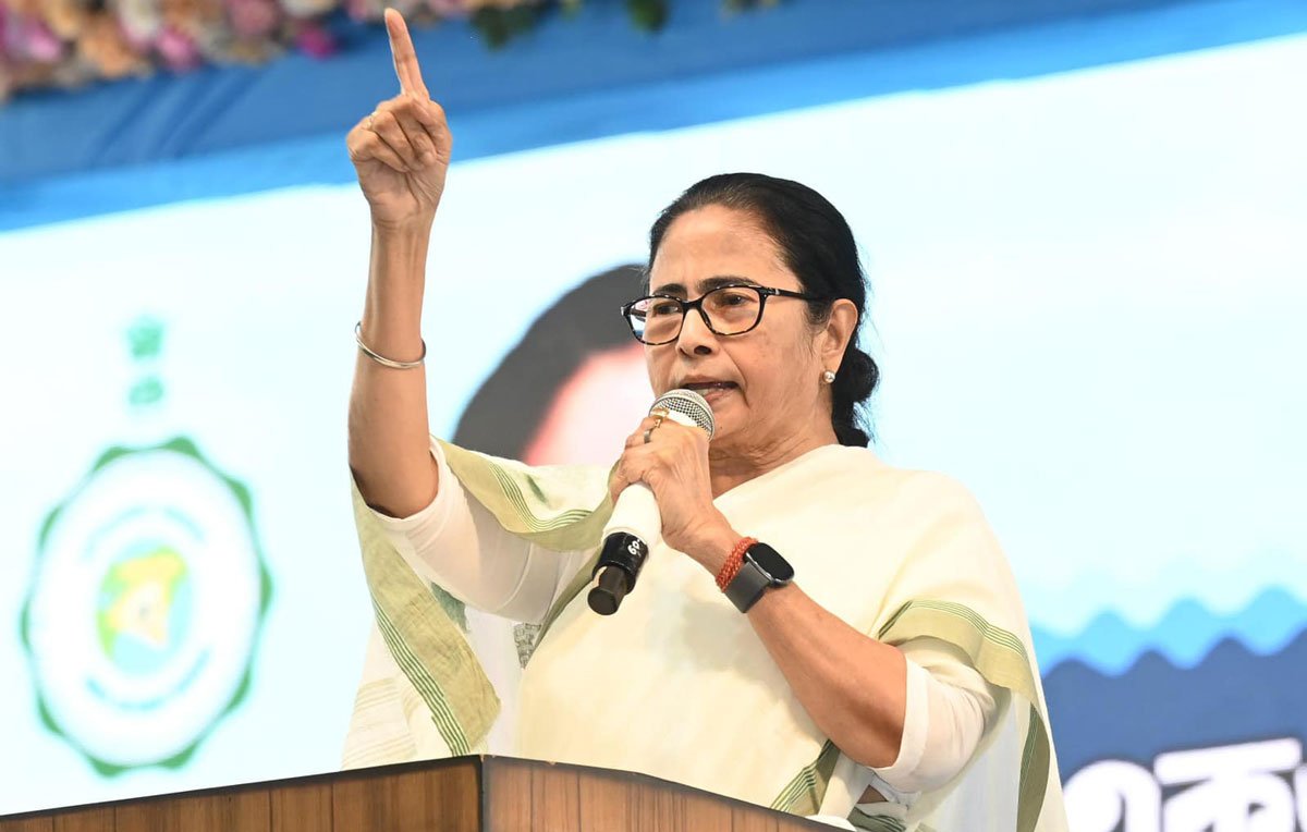 Mamata Banerjee : Deactivate আধার কার্ড! কড়া হুঁশিয়ারি মমতা বন্দ্যোপাধ্যায়ের - West Bengal News 24