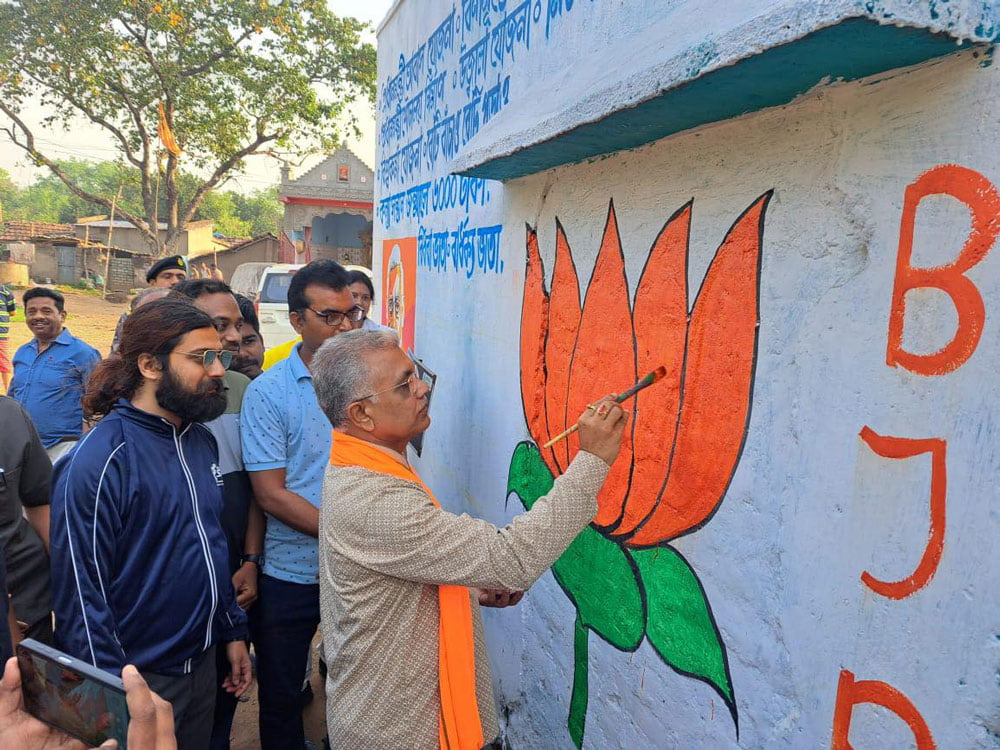 Dilip Ghosh : “দুর্গাপুরেও আমি পিস তৈরি করে নেব…. চেনা মাঠ” – প্রচারে নেমে ছক্কা হকালেন দিলীপ - West Bengal News 24