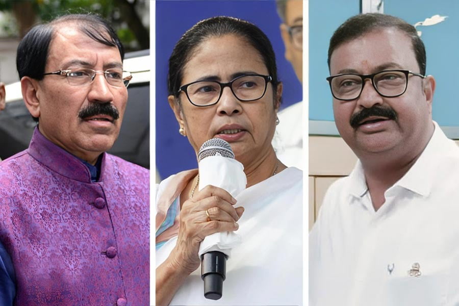 হাওড়ার প্রসূনকে নিয়ে ক্ষুব্ধ ভাই বাবুন ! নির্দল হয়ে দাঁড়ালে চাপে পড়বেন ‘সুপ্রিমো’ দিদি মমতা ? - West Bengal News 24