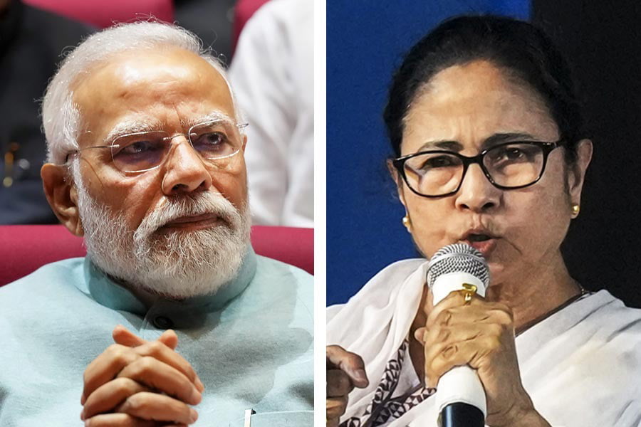‘কোথাও দেখেছেন এত টাকা….’ – দুর্নীতি ইস্যুতে মমতা সরকারকে বিঁধলেন প্রধানমন্ত্রী - West Bengal News 24