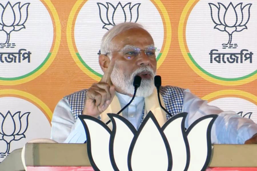 “এই ভোটে তৃণমূলকে শিক্ষা দিতে হবে” – ইডি এবং এনআইএর ওপর আক্রমণ প্রসঙ্গে তোপ প্রধানমন্ত্রীর - West Bengal News 24