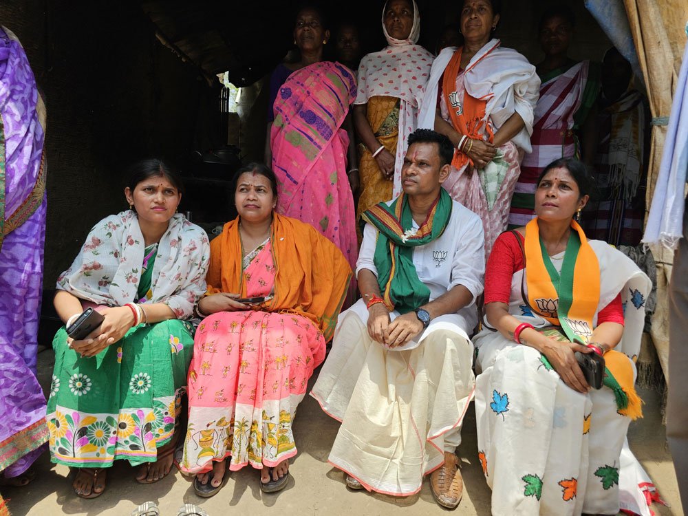 Jhargram BJP News : তৃণমূল প্রার্থীর খাসতালুকে বিজেপি প্রার্থীর প্রচার - West Bengal News 24