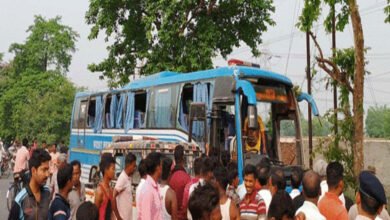 Bus Accident : চাকুলিয়ায় মর্মান্তিক বাস দুর্ঘটনায় মৃত ২, আহত ৪ বাংলাদেশী সহ ১৩ জন - West Bengal News 24