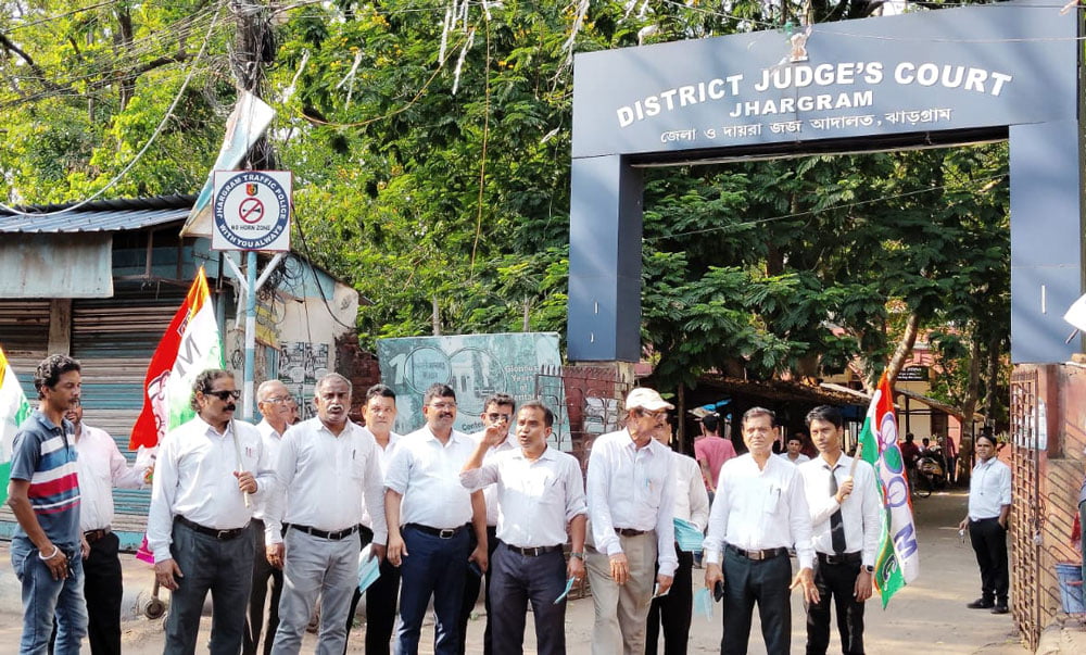 তৃণমূল প্রার্থীর সমর্থনে প্রচার মিছিল আইনজীবীদের - West Bengal News 24