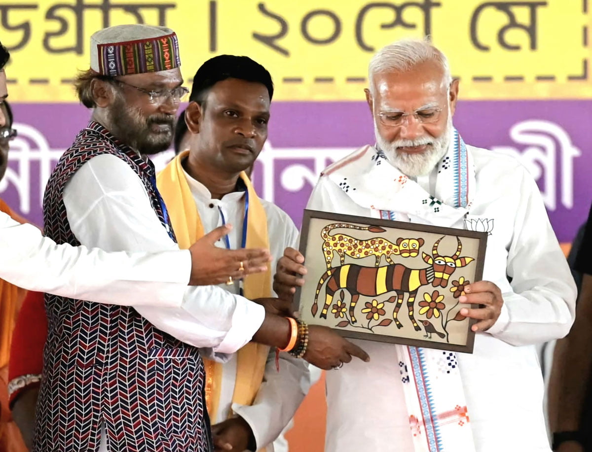 Narendra Modi : আদিবাসী বিরোধী তৃণমূলকে ভোট নয়, ঝাড়গ্রামের সভায় বললেন মোদী - West Bengal News 24