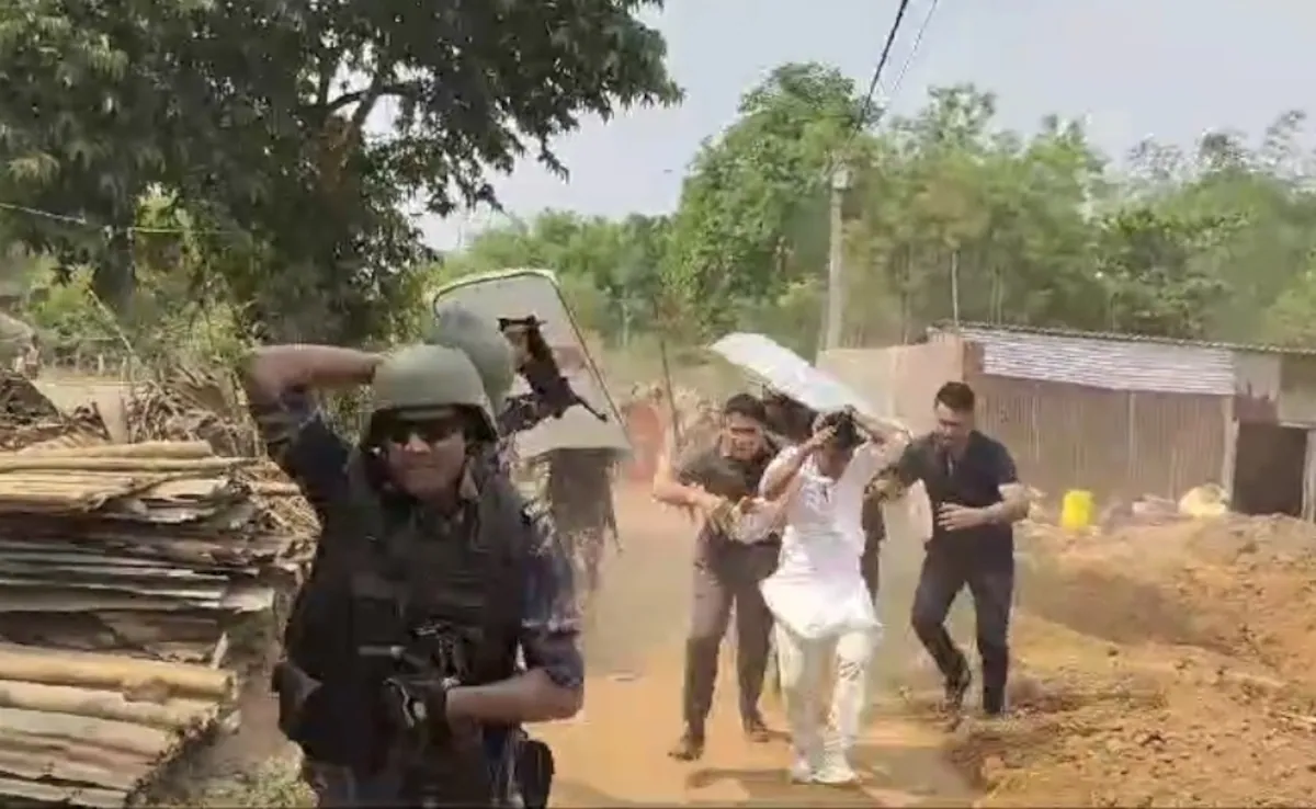 ‘আক্রান্ত’ বিজেপি প্রার্থীর বিরুদ্ধেই জামিন অযোগ্য ধারায় মামলা, রাজনৈতিক চাপানউতোর - West Bengal News 24