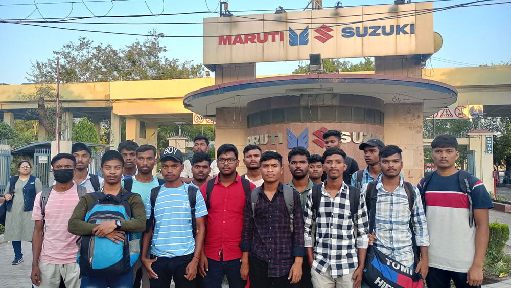 মারুতি সুজুকি ইন্ডিয়ার অটোমোটিভ ম্যানুফ্যাকচারিং ডিপ্লোমা কোর্সে শিক্ষানবিশের সুযোগ পেলেন ঝাড়গ্রাম একলব্য স্কুলের ১৮ আদিবাসী ছাত্র - West Bengal News 24 মারুতি সুজুকি ইন্ডিয়ার অটোমোটিভ ম্যানুফ্যাকচারিং ডিপ্লোমা কোর্সে শিক্ষানবিশের সুযোগ পেলেন ঝাড়গ্রাম একলব্য স্কুলের ১৮ আদিবাসী ছাত্র - West Bengal News 24