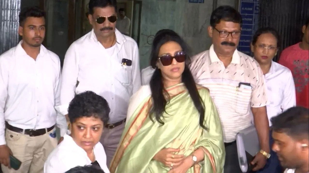 রেশন দুর্নীতির সঙ্গে আমার সম্পর্ক নেই, ইডি অফিস থেকে বেরিয়ে বললেন ঋতুপর্ণা - West Bengal News 24