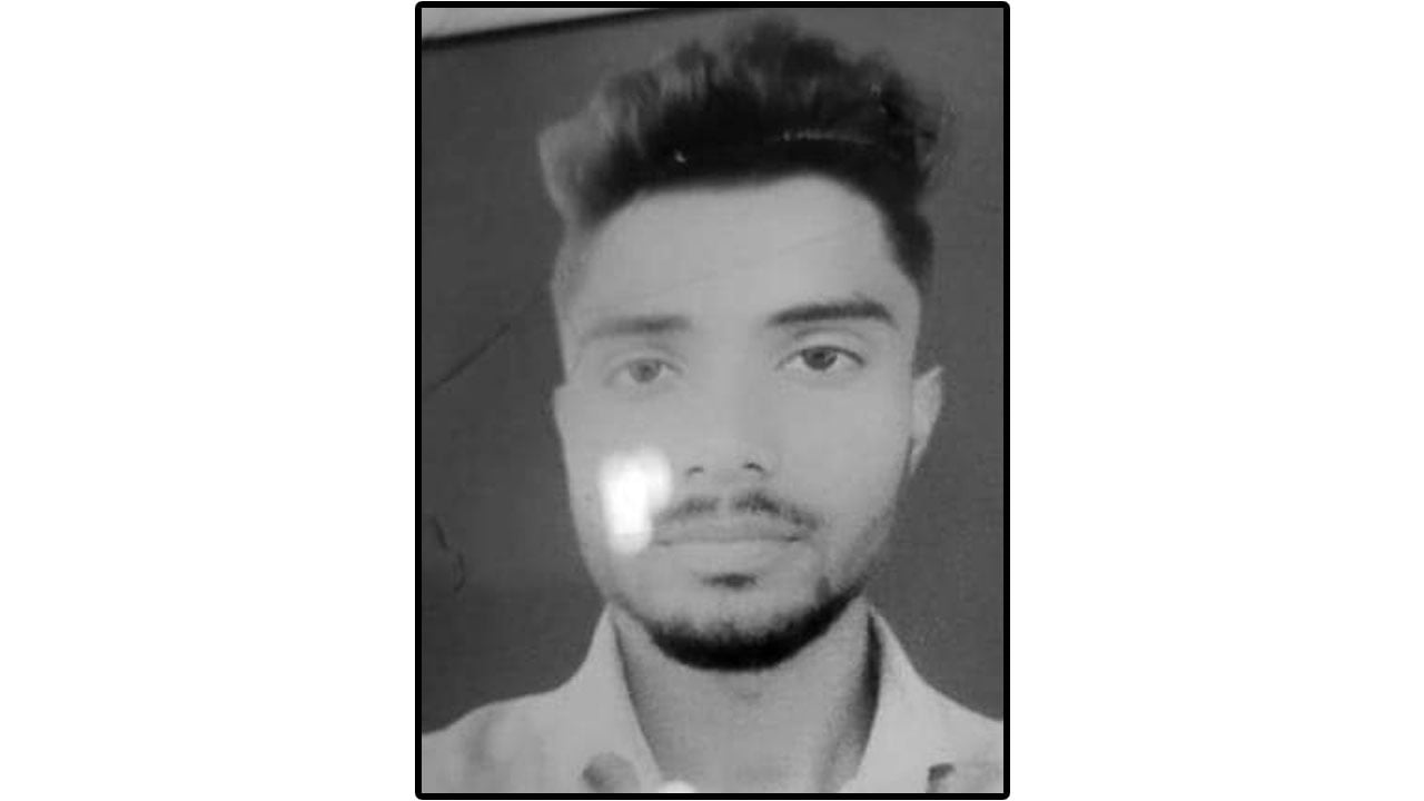 শিয়ালদহ লাইনে ট্রেন বাতিল, প্রবল ভিড়ের চাপে চলন্ত ট্রেন থেকে পড়ে মৃত্যু যুবকের - West Bengal News 24 শিয়ালদহ লাইনে ট্রেন বাতিল, প্রবল ভিড়ের চাপে চলন্ত ট্রেন থেকে পড়ে মৃত্যু যুবকের - West Bengal News 24
