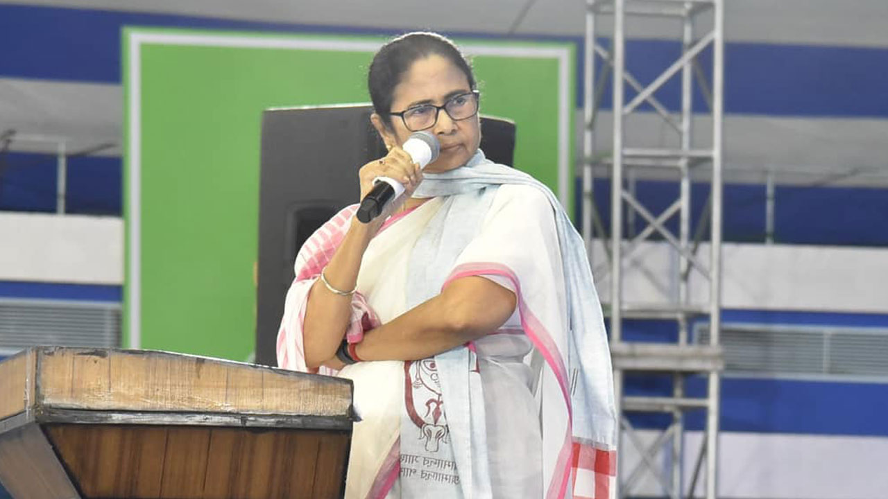 Mamata Banerjee : ‘আমাকে শেখাতে আসবেন না’, বাংলাদেশ ইস্যুতে কেন্দ্রকে কড়া জবাব মমতার - West Bengal News 24