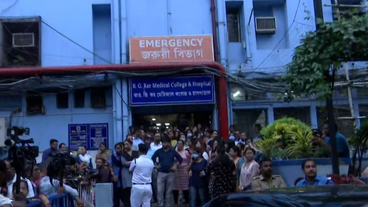 প্রথমে শ্বাসরোধ করে খুন তারপর ধর্ষণ করা হয়েছে আরজিকরের চিকিৎসককে! ভয়ঙ্কর তথ্য পেলেন তদন্তকারী আধিকারীকরা - West Bengal News 24