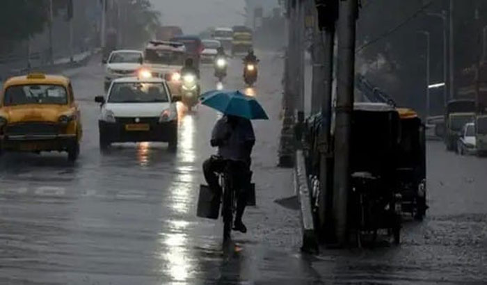Weather Update : ধেয়ে আসছে নিম্নচাপ! ঝমঝমিয়ে বৃষ্টি নামবে দক্ষিণবঙ্গে, মেঘলা আকাশ ছেয়ে যাবে রাজ্য জুড়ে - West Bengal News 24