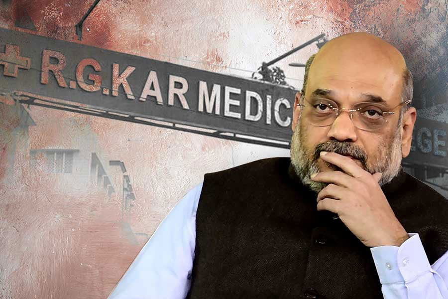 Amit Shah : দেখা দিলেন না অমিত শাহ, হতাশ আরজি করে নির্যাতিতার বাবা মা - West Bengal News 24