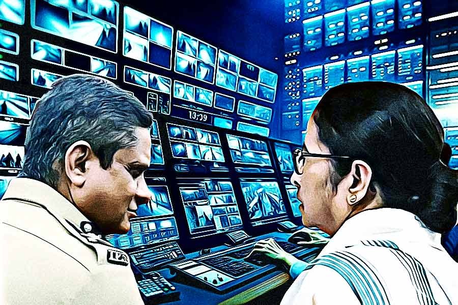 রাজ্যের আইনশৃঙ্খলা রক্ষায় ‘বিশেষ কক্ষ’ – মুখ্যমন্ত্রীর পরিকল্পনায় নবান্নের অদূরে ‘মনিটরিং সেল’ রাজ্য পুলিশের - West Bengal News 24