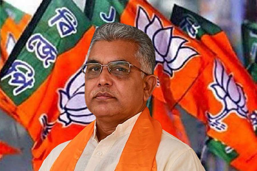 বঙ্গ বিজেপিকে চাঙ্গা করতে কেন্দ্রীয় কমিটির ভরসা সেই ‘দীলিপ’ ! পুরনোদের সক্রিয় করে তুলতে গুরুত্বপূর্ণ ভূমিকা নিতে নির্দেশ - West Bengal News 24