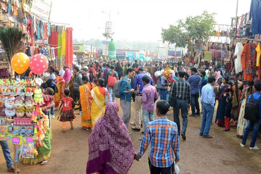 টোটো ভাড়া তিনগুন, হোটেলে বুকিং শেষ! শান্তিনিকেতনের পৌষমেলায় হয়রানি পর্যটকদের - West Bengal News 24