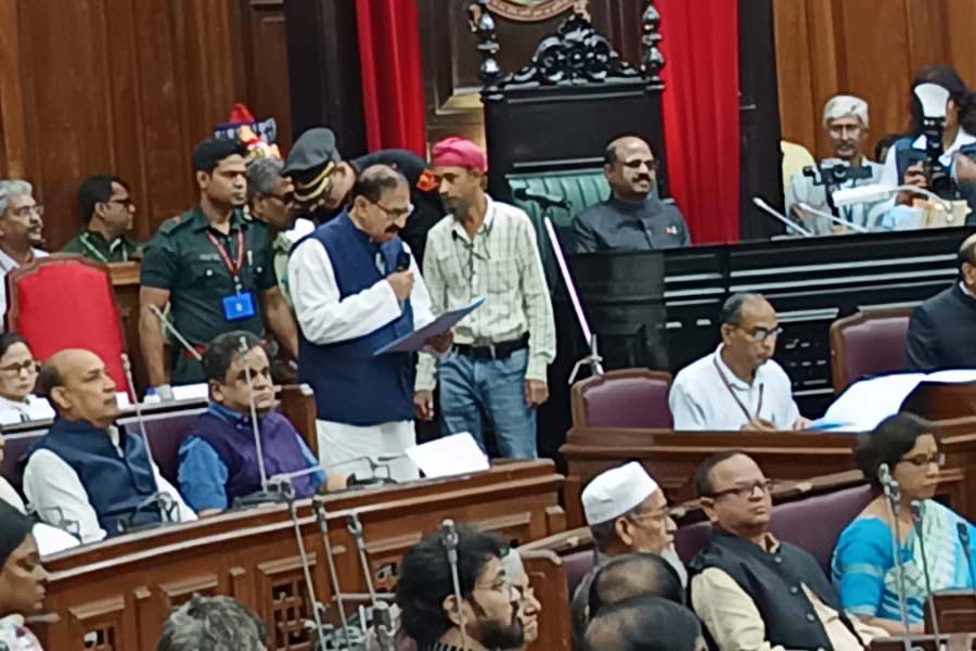 রাজ্য বিধানসভার বাজেট অধিবেশনে আমন্ত্রিত রাজ্যপাল ? সংঘাত পেরিয়ে বাড়ছে সৌজন্য ? - West Bengal News 24