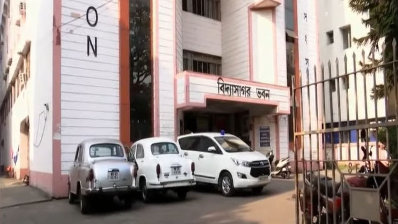 বসবে মেটাল ডিটেক্টর – উচ্চমাধ্যমিক পরীক্ষার প্রশ্নপত্র নিয়ে একাধিক সিদ্ধান্ত সংসদের - West Bengal News 24