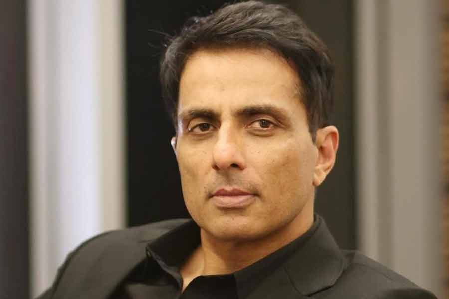 Sonu Sood : লক্ষাধিক টাকা প্রতারণার অভিযোগ! গ্রেপ্তারি পরোয়ানা জারি সোনু সুদের বিরুদ্ধে - West Bengal News 24 Sonu Sood : লক্ষাধিক টাকা প্রতারণার অভিযোগ! গ্রেপ্তারি পরোয়ানা জারি সোনু সুদের বিরুদ্ধে - West Bengal News 24