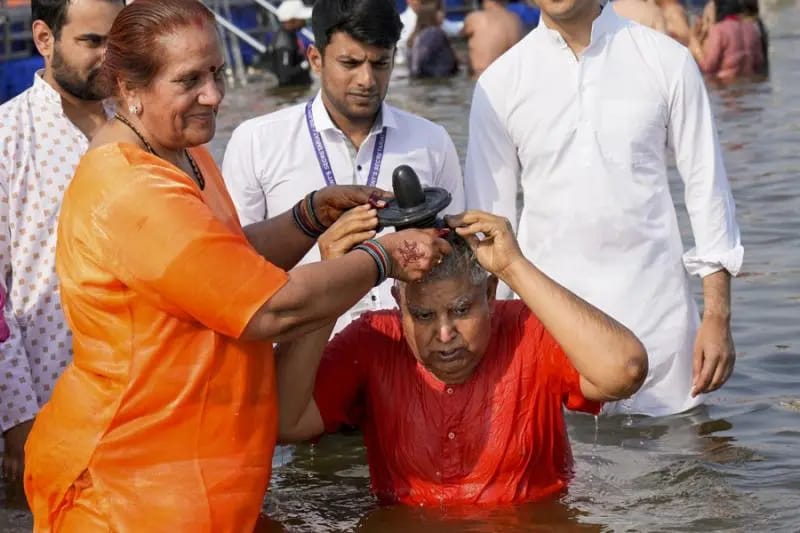 মহাকুম্ভে অমৃতস্নান, যোগী আদিত্যনাথের প্রশংসায় পঞ্চমুখ উপরাষ্ট্রপতি ধনকড় - West Bengal News 24