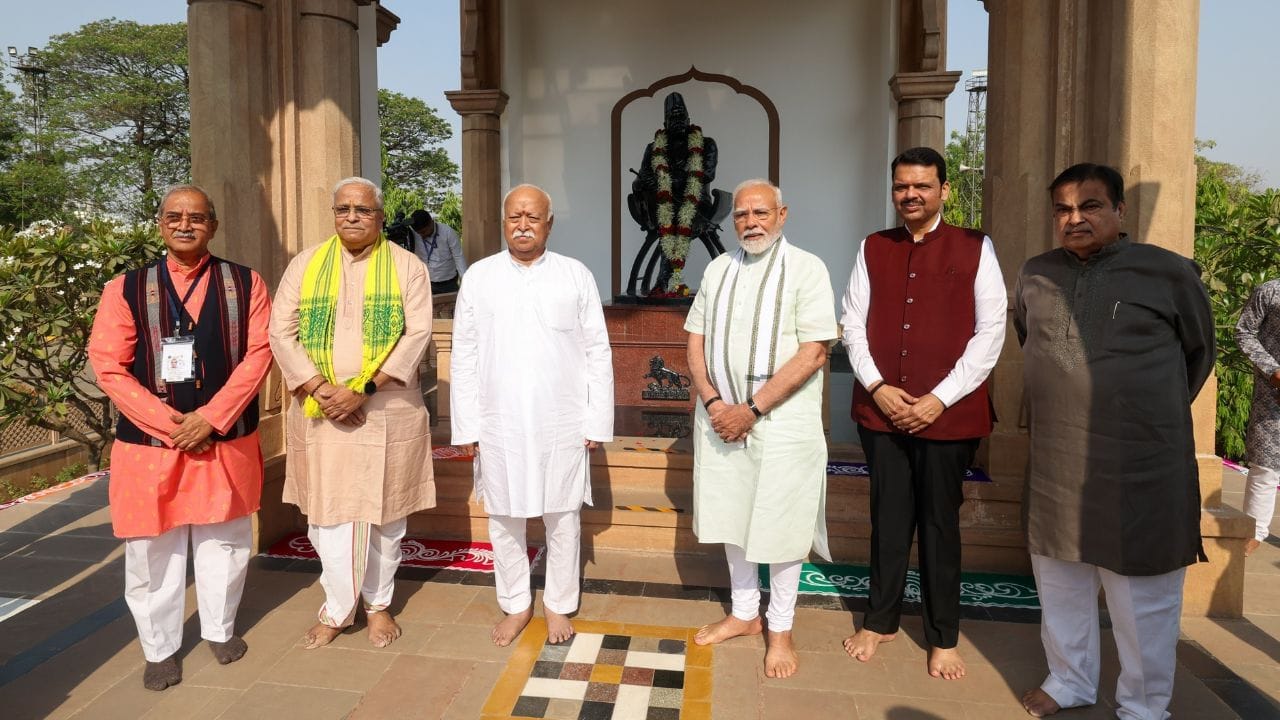রবিবাসরীয় সকালে সঙ্ঘের সদর দপ্তরে মোদি, নাগপুর সফরে বৈঠক সঙ্ঘ প্রধানের সাথেও - West Bengal News 24
