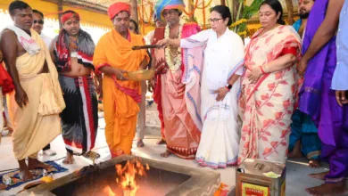 Digha Jagannath Temple : দিঘার জগন্নাথ মন্দিরে মহাযজ্ঞে অংশ নিলেন মমতা, দিলেন পূর্ণাহুতি, উড়ল ধ্বজা - West Bengal News 24
