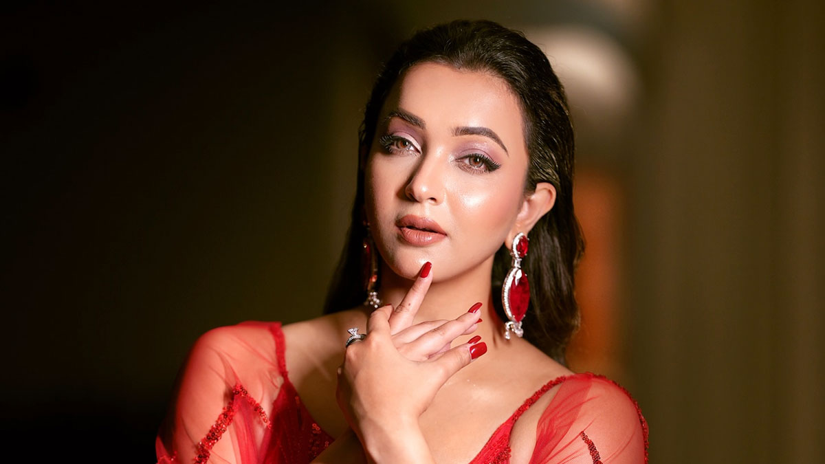 Koushani Mukherjee : ঘনিষ্ঠ মুহূর্তের ভিডিও ভাইরাল, যে সিদ্ধান্ত নিলেন কৌশানী - West Bengal News 24