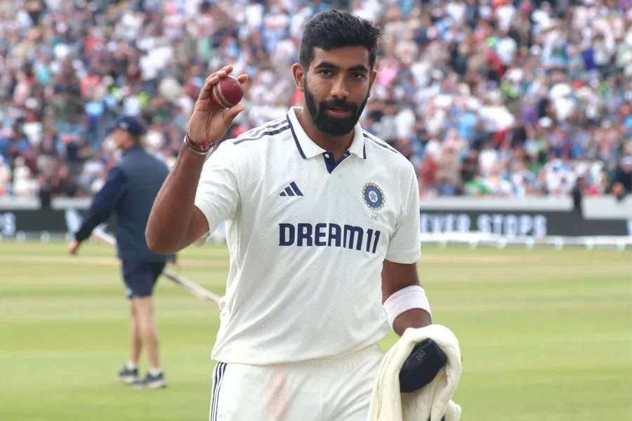 Jasprit Bumrah : বুমরাহর আগুনে বোলিং, প্রথম ইনিংসে সামান্য লিড ভারতের দখলে - West Bengal News 24
