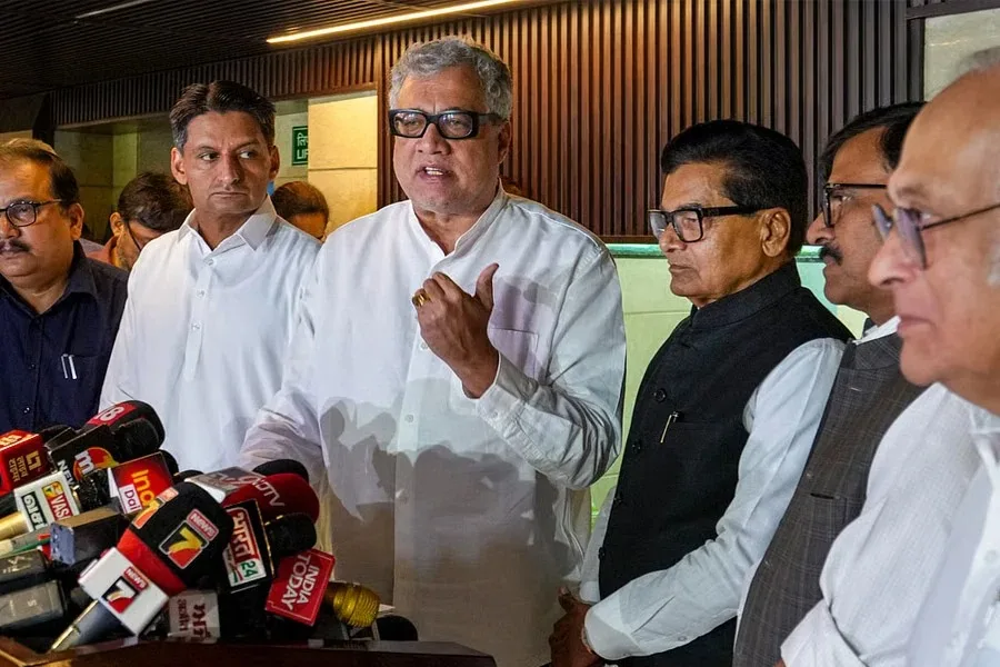 Operation Sindoor : ‘সিঁদুর নিয়ে বিশেষ অধিবেশন চাই’, তৃণমূলের আহ্বানে মোদিকে চিঠি দিল ১৬ বিরোধী দল - West Bengal News 24