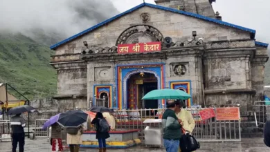 Kedarnath Yatra : টানা বৃষ্টিতে ধস কেদারনাথের যাত্রাপথে, মৃত্যু ১ পুণ্যার্থীর, বন্ধ হল যাত্রা - West Bengal News 24