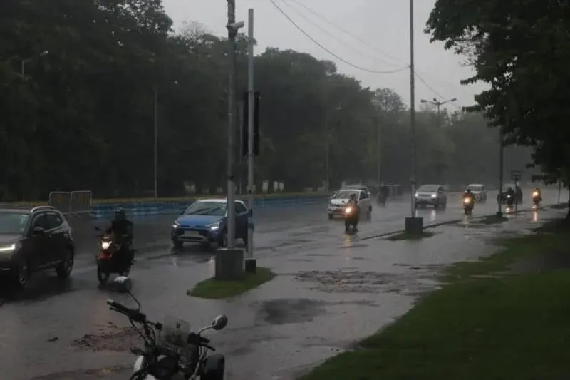 West Bengal Weather News : ভোর হতেই বর্ষার চমক, দক্ষিণবঙ্গে দিনভর টানা বৃষ্টি - West Bengal News 24