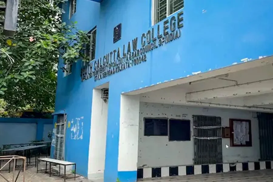 Kasba Law College News : ‘সোমে খুলতে পারে কসবা আইন কলেজ, আদালতে জানালেন আইনজীবী’ - West Bengal News 24 Kasba Law College News : ‘সোমে খুলতে পারে কসবা আইন কলেজ, আদালতে জানালেন আইনজীবী’ - West Bengal News 24