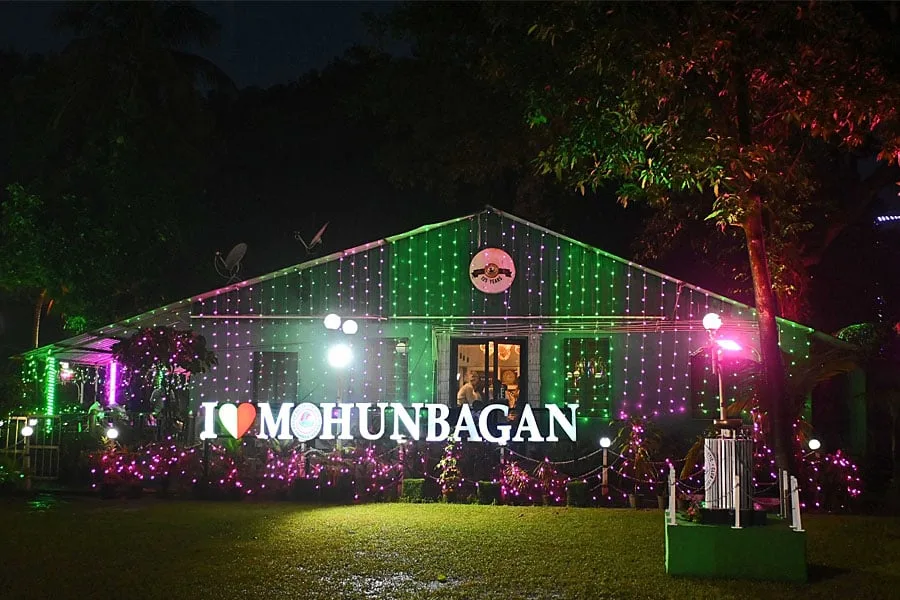 Mohun Bagan Day : সবুজ-মেরুনে সেজে উঠল শহর, আজ ‘মোহনবাগান ডে’-তে প্রাক্তনদের মিলনমেলা - West Bengal News 24