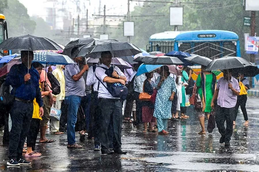West Bengal Weather Update : বৃষ্টি কমছে, তাপমাত্রা চড়ছে! আর্দ্রতার অস্বস্তি ভোগাবে রাজ্যবাসীকে? - West Bengal News 24