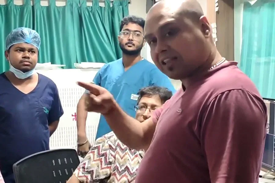 Kaustav Bagchi : বেসরকারি হাসপাতালে কৌস্তভ বাগচীর হুমকি-ধমকি! চিকিৎসকদের অভিযোগ মুখ্যসচিবের কাছে - West Bengal News 24