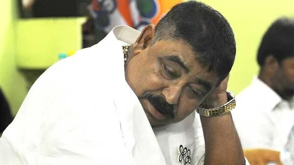 Anubrata Mondal : ‘আহ্বায়ক’ পদে ফের সক্রিয় অনুব্রত, মমতার ছবিতে কালির প্রতিবাদে তৃণমূলের নতুন কর্মসূচি - West Bengal News 24