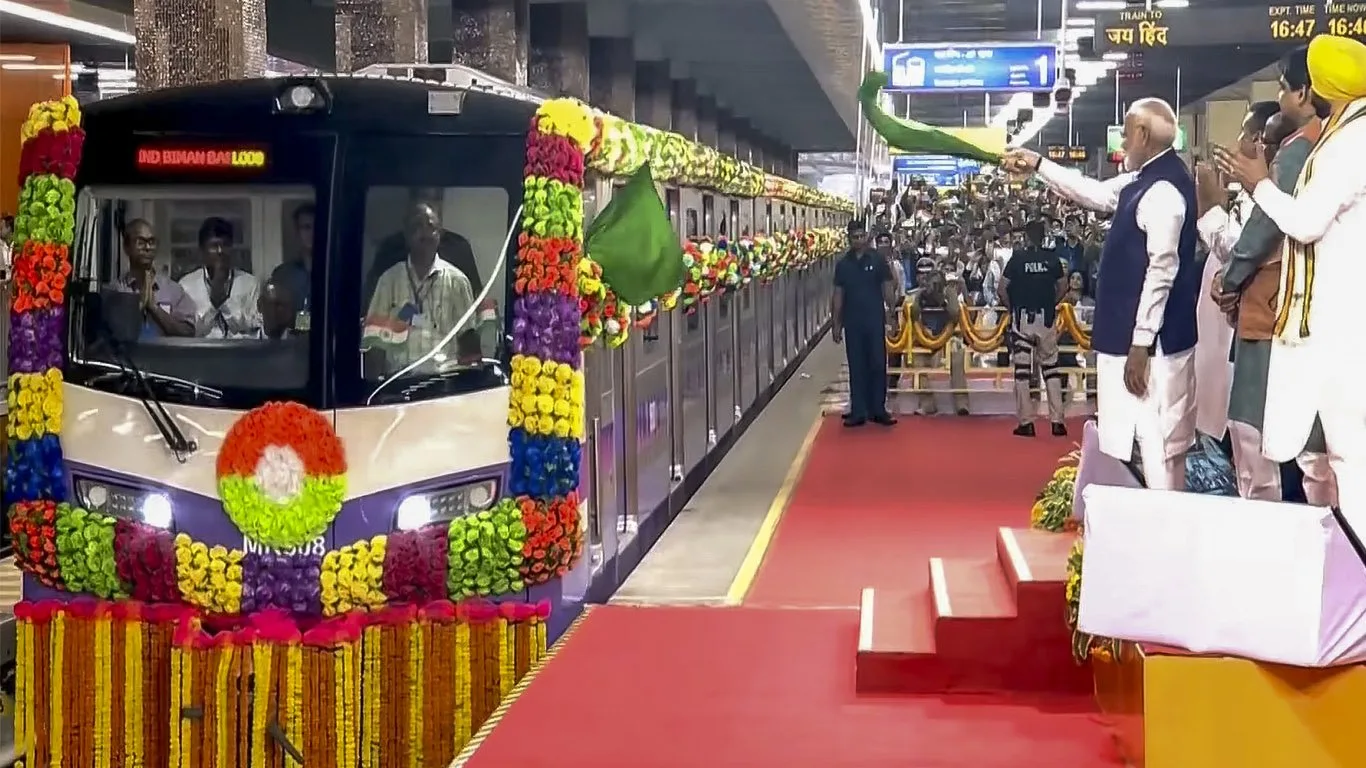 জুড়ে গেল বিমানবন্দর থেকে কবি সুভাষ, মেট্রো ধরার আগে দেখে নিন ভাড়ার তালিকা - West Bengal News 24