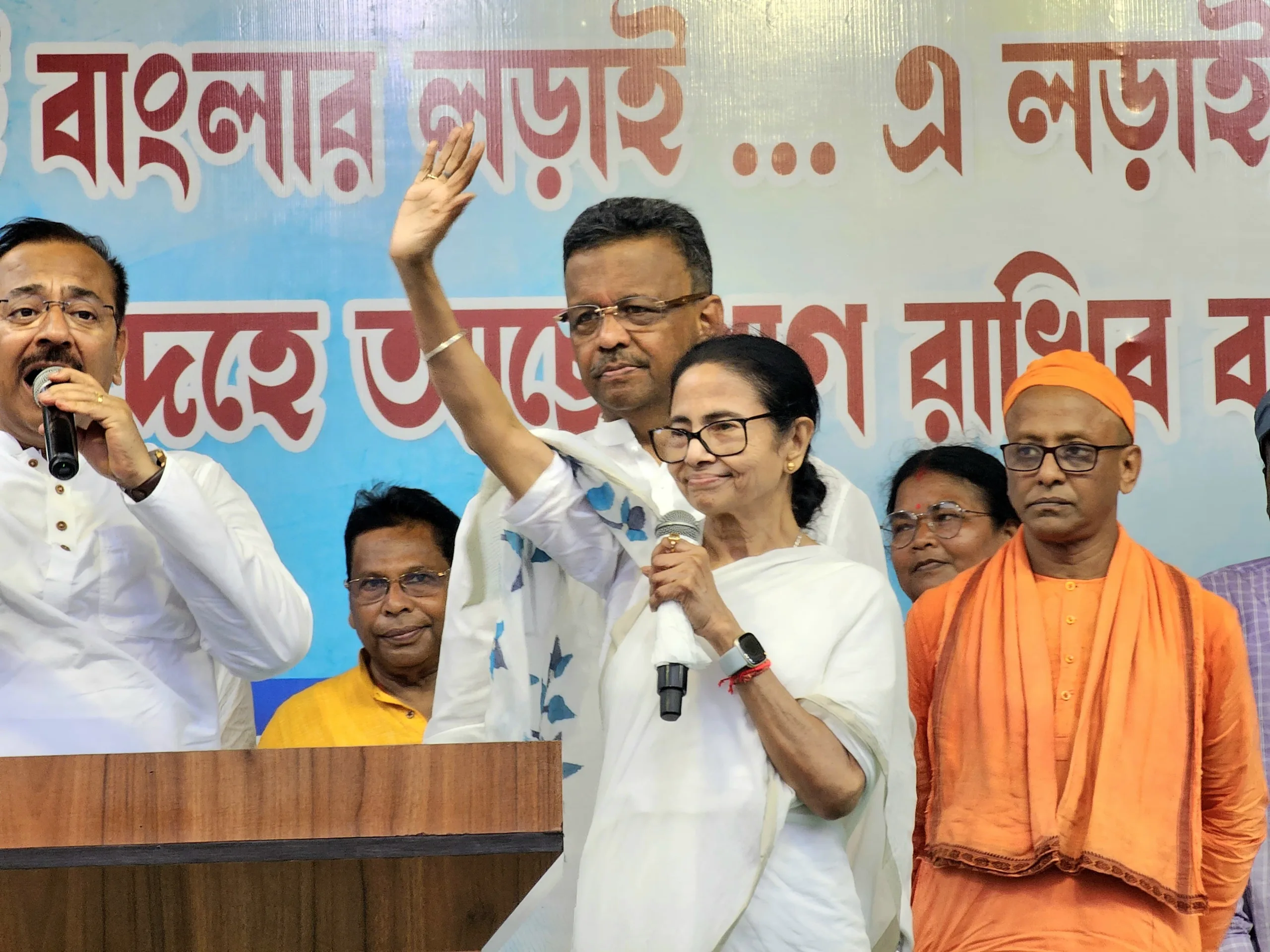 ঝাড়গ্রামে বিজেপিকে কড়া বার্তা মমতার: ‘দরকার হলে রক্ত দেব, এক ইঞ্চি জমিও ছাড়ব না’ - West Bengal News 24