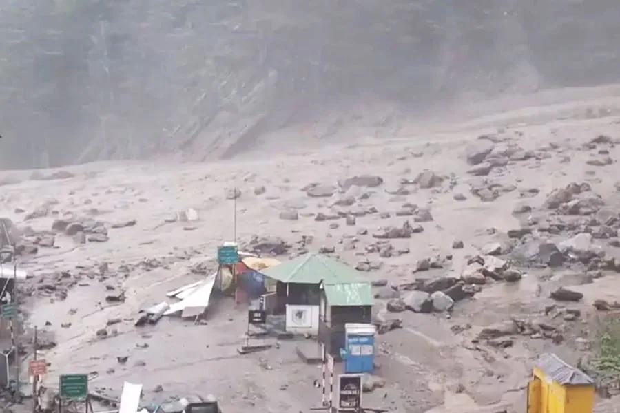 Uttarkashi Cloudburst : উত্তরাখণ্ডে হড়পা বানে বিপর্যয়, সেনা ক্যাম্প ভেসে নিখোঁজ অন্তত ১০ জওয়ান - West Bengal News 24