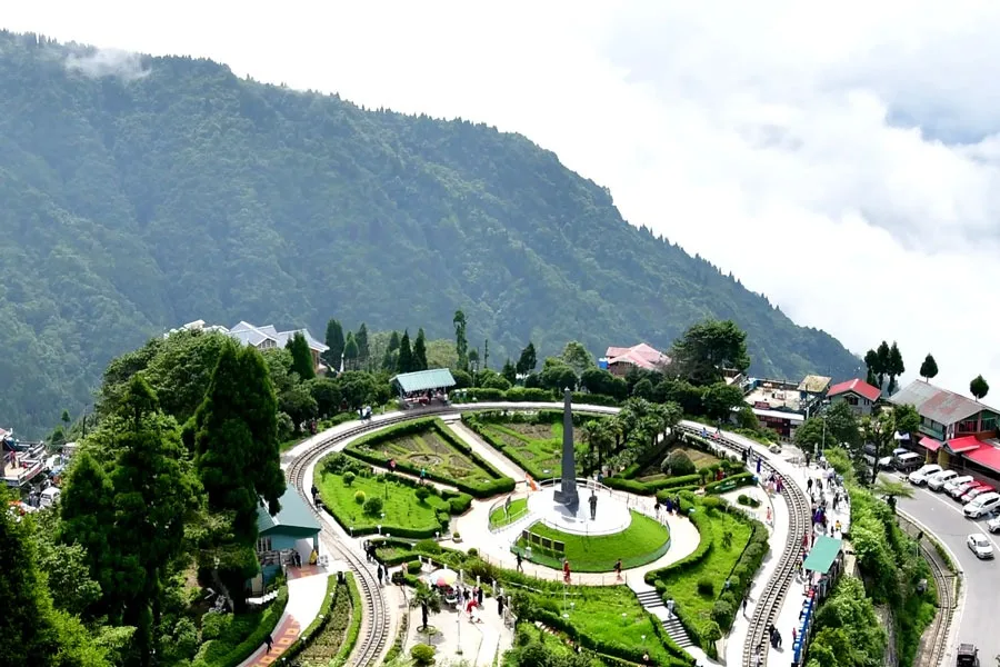 পুজোর আগে ভ্রমণপিপাসুদের জন্য প্রস্তুত হচ্ছে ‘পাহাড়ের রানি’ দার্জিলিং! থাকছে নয়া আয়োজন - West Bengal News 24