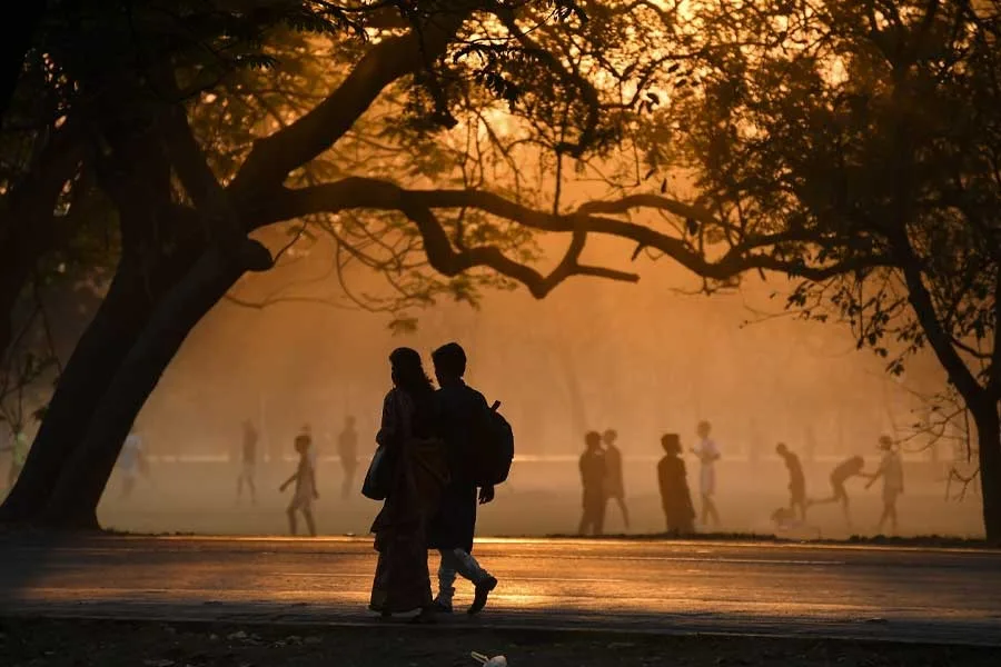 ঝলমলে রোদের মাঝেই শীতের আগমনী বার্তা! ভাইফোঁটায় কেমন থাকবে আবহাওয়া? - West Bengal News 24