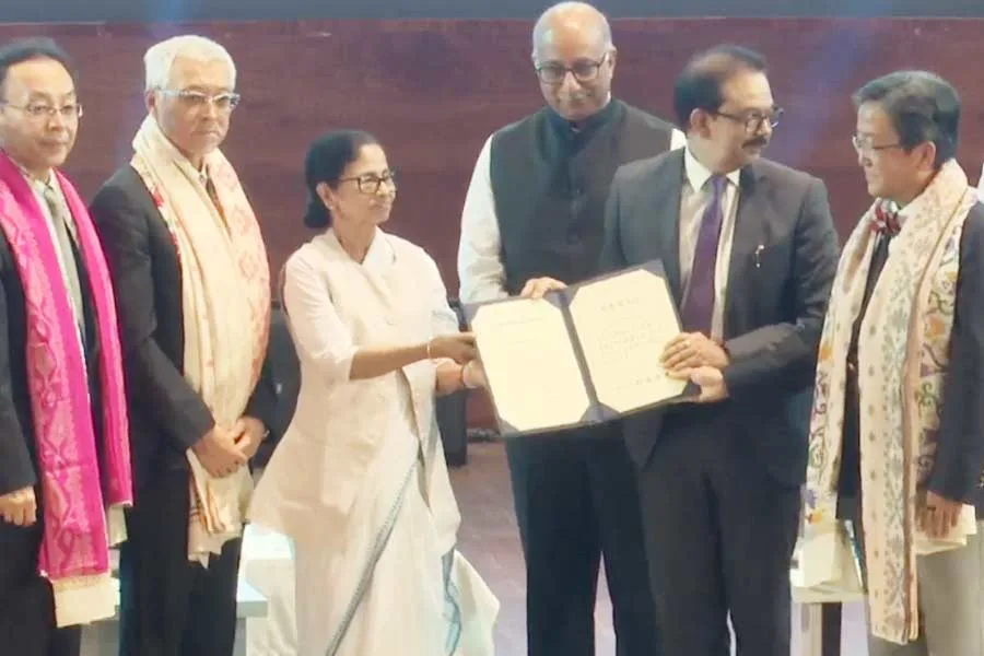 Mamata Banerjee : জাপানের ওকায়ামা বিশ্ববিদ্যালয় থেকে সম্মানসূচক ডি’লিট পেলেন মুখ্যমন্ত্রী মমতা বন্দ্যোপাধ্যায় - West Bengal News 24