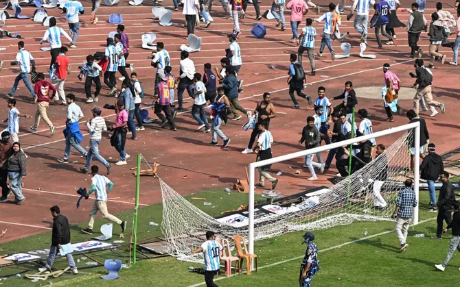 যুবভারতীতে তাণ্ডবের ঘটনায় রাজ্যের কাছে রিপোর্ট তলব কলকাতা হাই কোর্টের, সোমবার শুনানি - West Bengal News 24